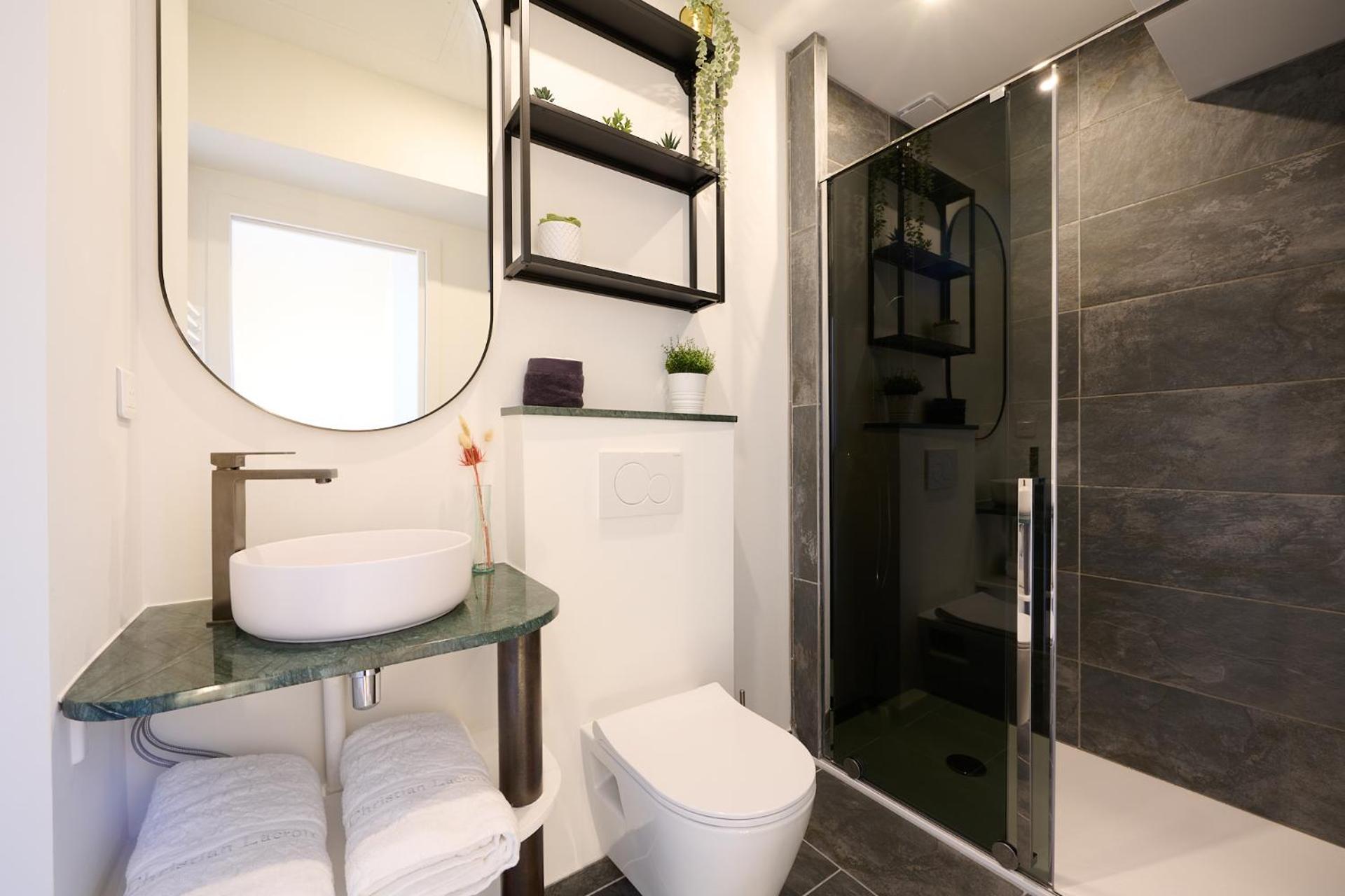 Duplex Standing 7min➤fontainebleau-insead⎮45min➤paris *